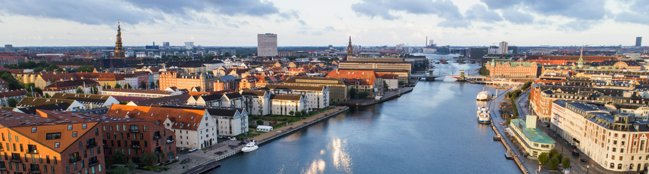 Købenahavn, indesejlingen, view over tagene i indre by